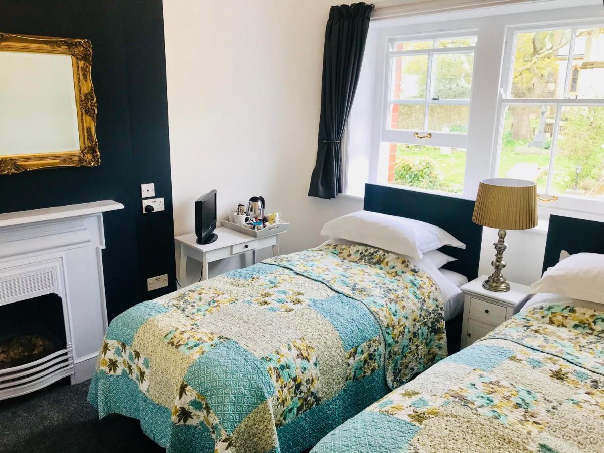 Hotel The Nags Head Lyme Regis Zewnętrze zdjęcie