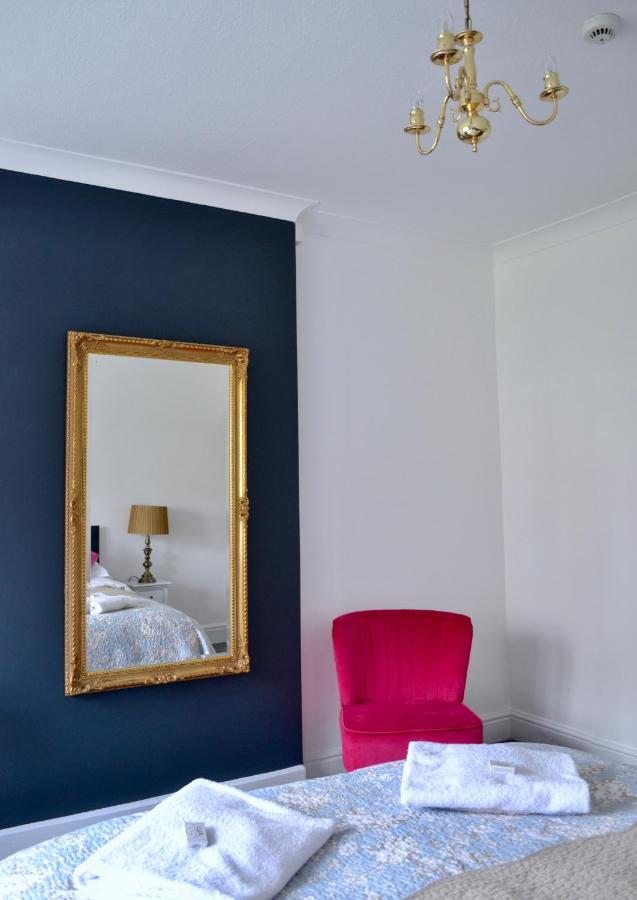 Hotel The Nags Head Lyme Regis Zewnętrze zdjęcie