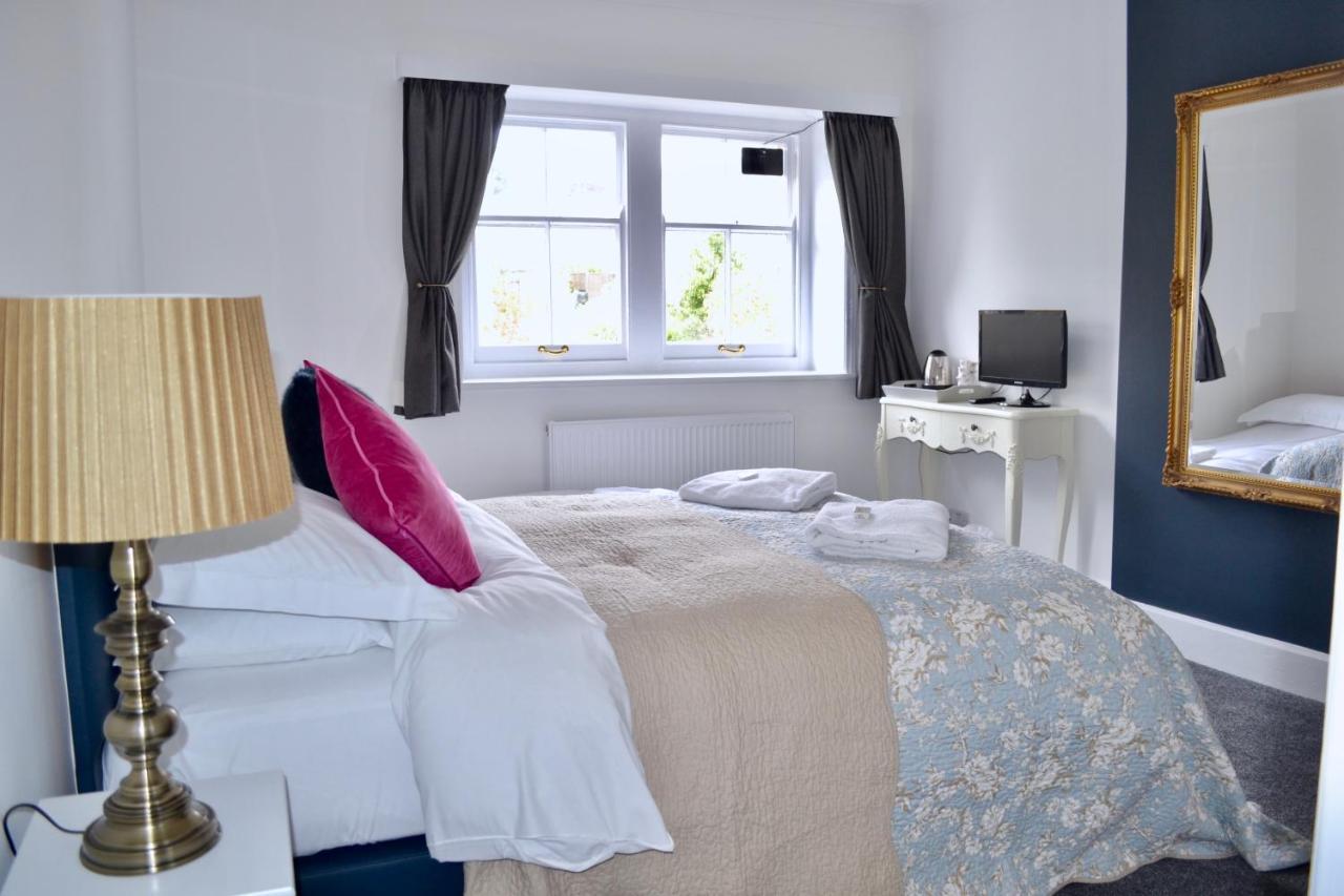 Hotel The Nags Head Lyme Regis Zewnętrze zdjęcie